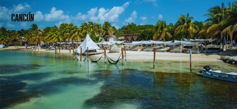 Isla Mujeres en catamarán: qué incluye y si vale la pena