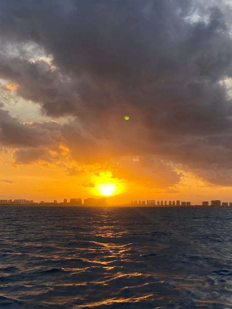 ISLA MUJERES CARIBBEAN SUNSET