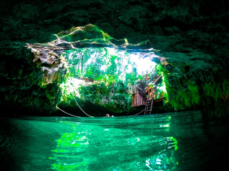 CENOTE EXPERIENCE