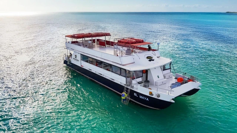 COZUMEL CATAMARÁN CAPITAN TEQUILA
