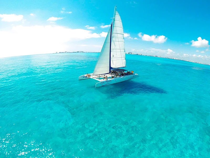 ISLA MUJERES CATAMARÁN