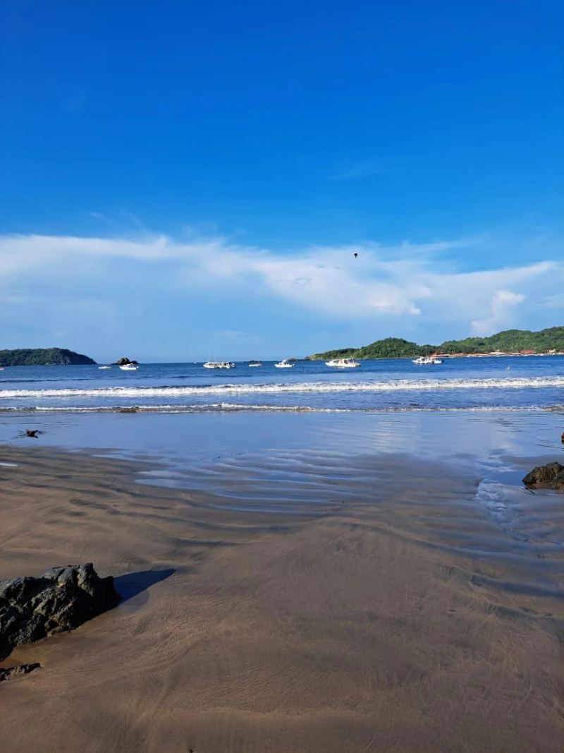 Imagen de ZIHUATANEJO, UN DIA COMPLETO EN LA PLAYA