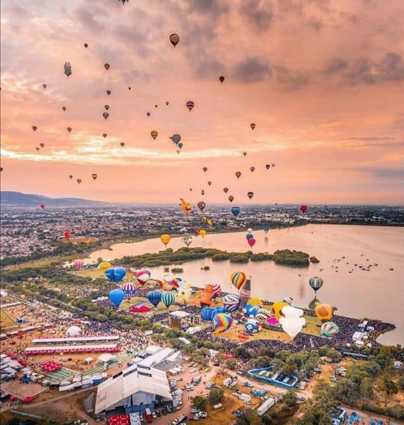 Imagen de FESTIVAL INTERNACIONAL DEL GLOBO 17 NOVIEMBRE