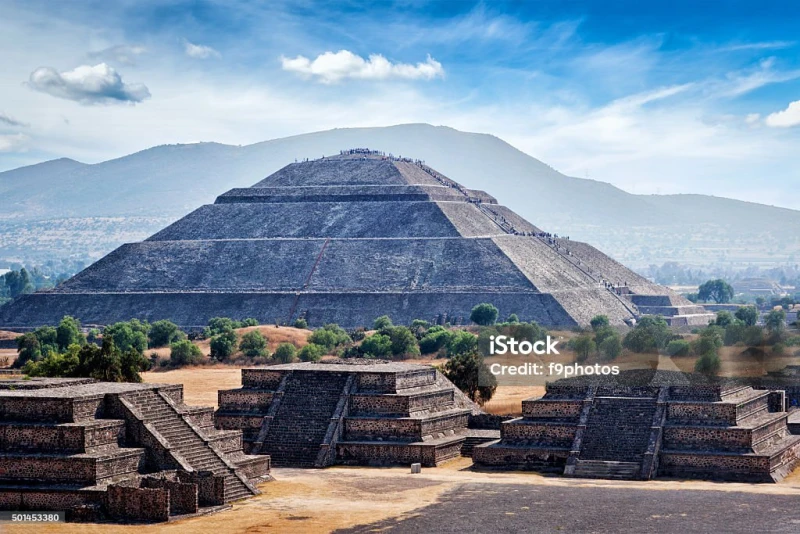 TEOTIHUACAN BASILICA