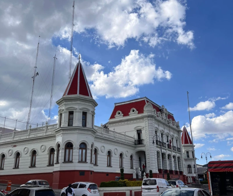 TLALPUJAHUA Y EL ORO