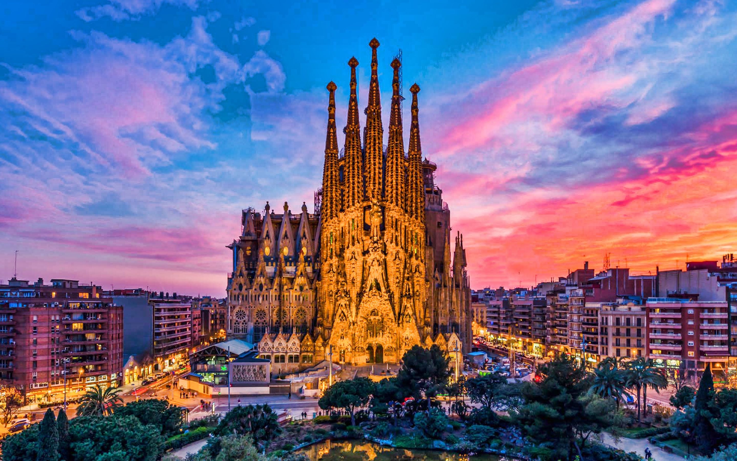 Sagrada Familia con subida a las torres